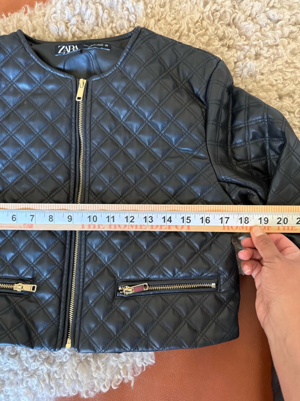 Zara Black Quilted Faux Leather Crop Jacket with Gold Zippers - Picture 2 of 7